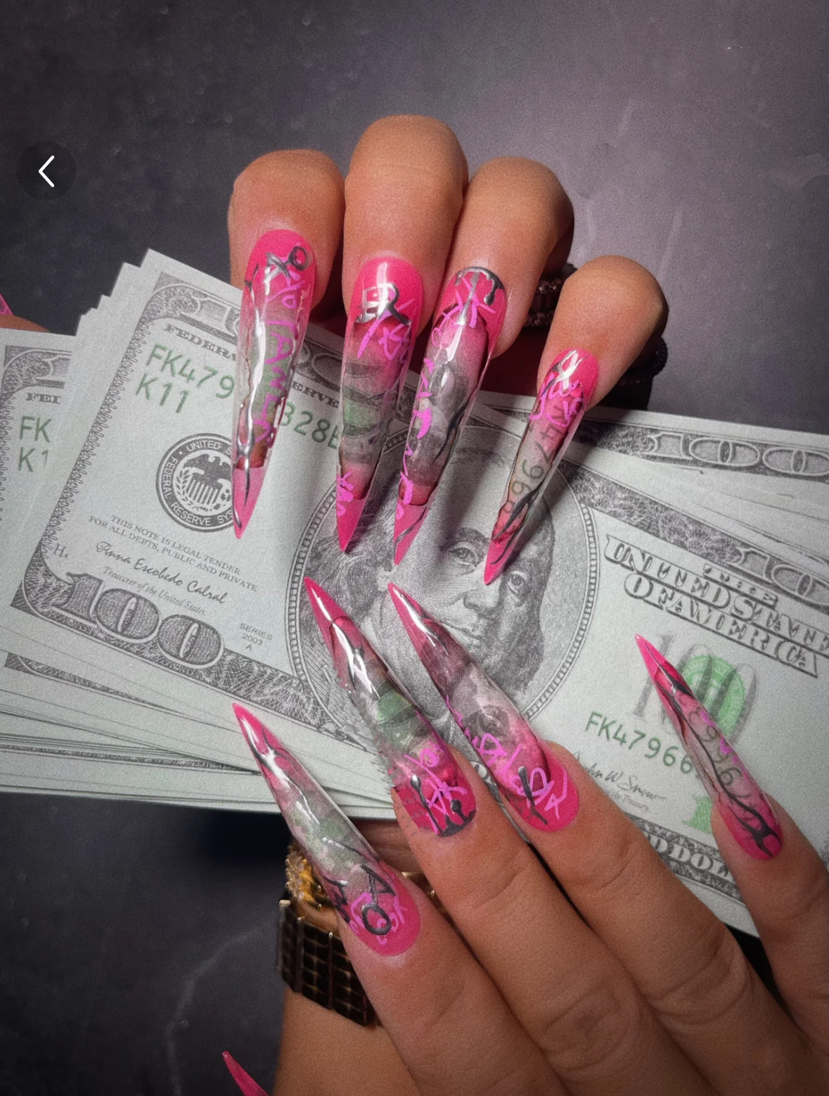 M0004-BURNING DOLLARS Press-on Nails