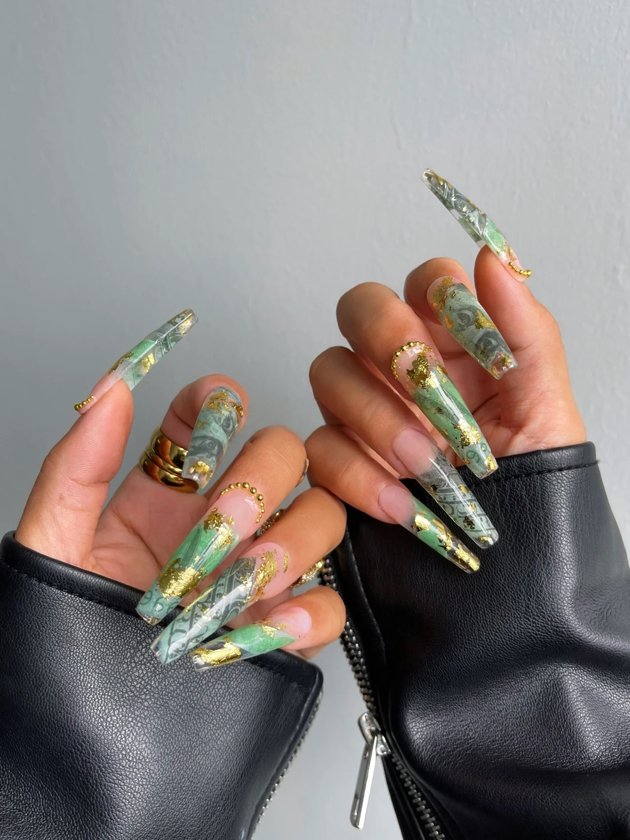 M0009-GOLD DIGGER Press-on Nails