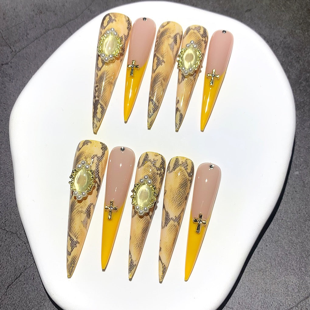 M0003-GOLDEN ARMOR Press-on Nails
