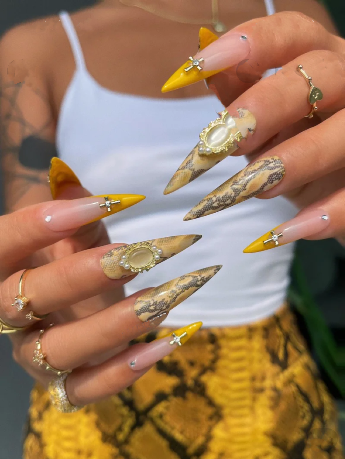 M0003-GOLDEN ARMOR Press-on Nails