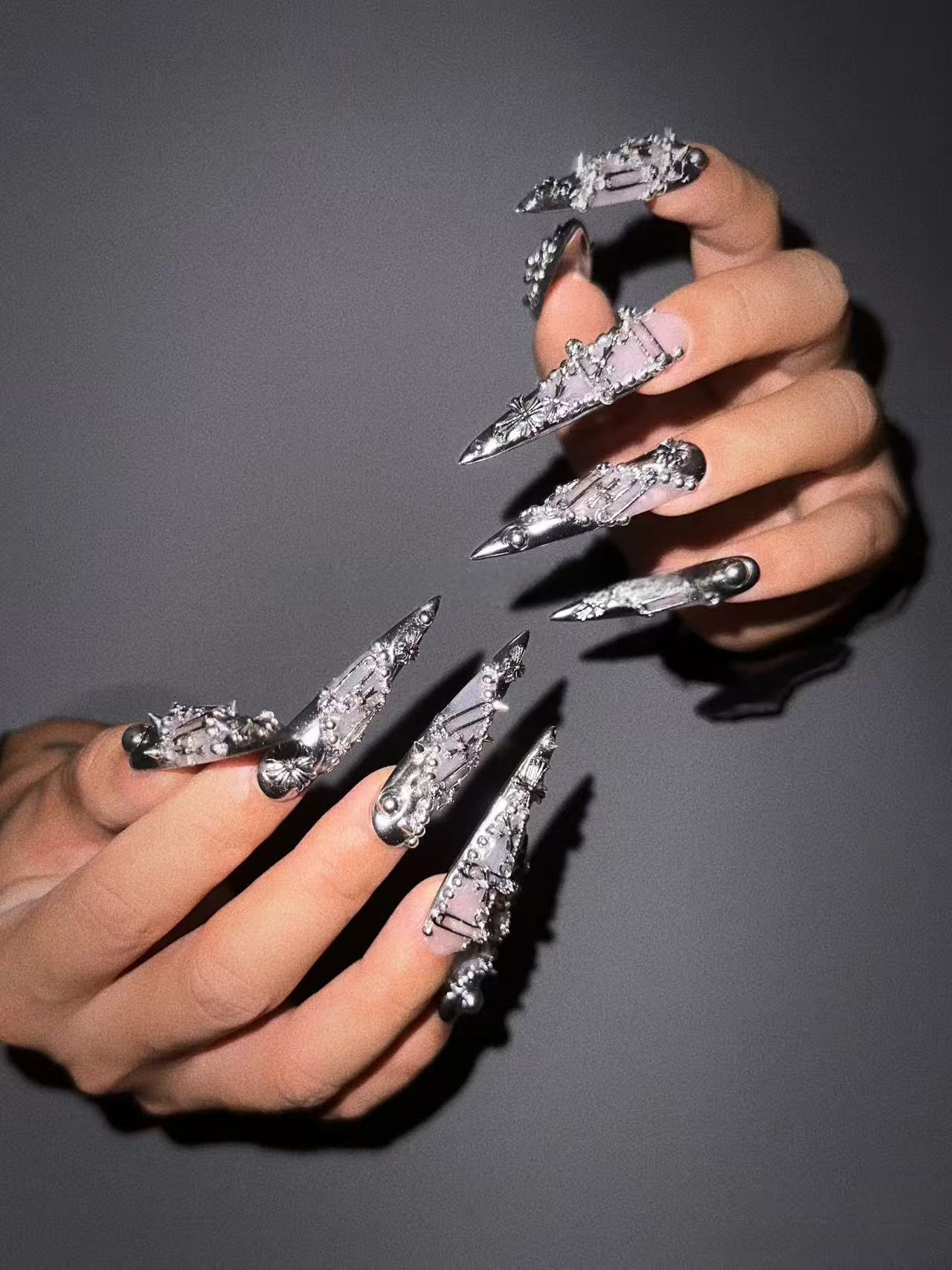 M0005-THRONE Press-on Nails