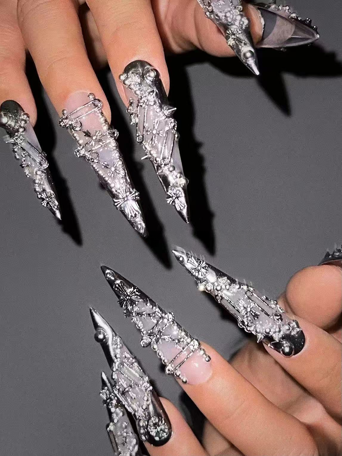M0005-THRONE Press-on Nails