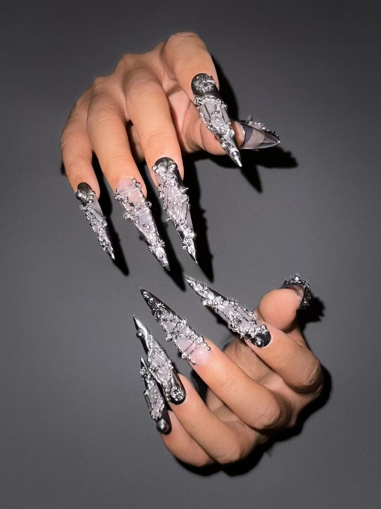 M0005-THRONE Press-on Nails