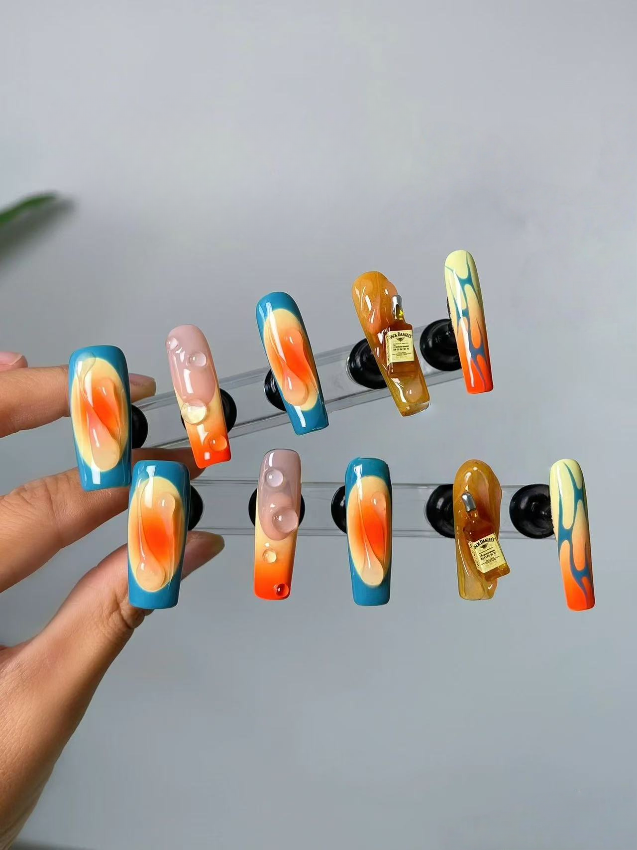M0001-TEQUILA  SUNRISE  Press-on Nails